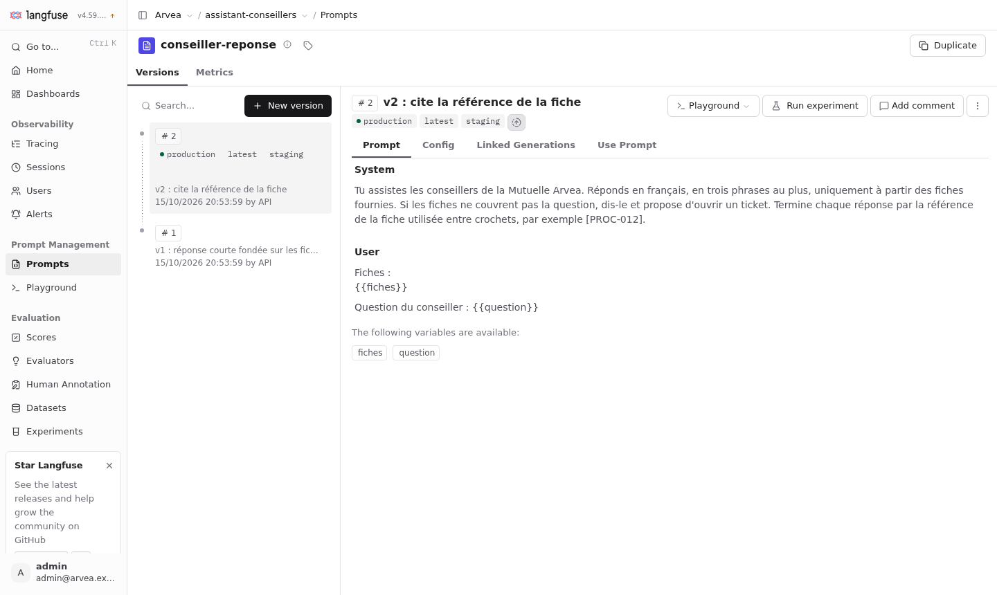 Page du prompt conseiller-reponse : v2 porte production, latest et staging ; v1 n'a plus d'étiquette